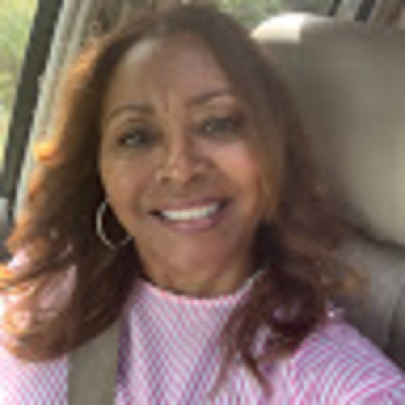 Meet your Posher, Kim - Picture 1 of 1